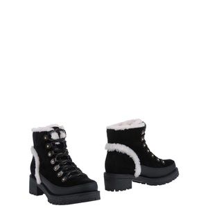 Tory Burch winter booties ... 🥾❄️⛄️🌬